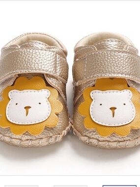 Toddler Vegan Leather Lion Moccasins Gold